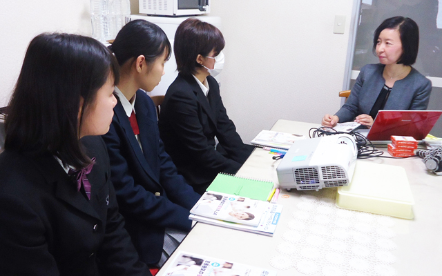 徳島県鳴門市 とみなが歯科医院｜内定者研修を行いました